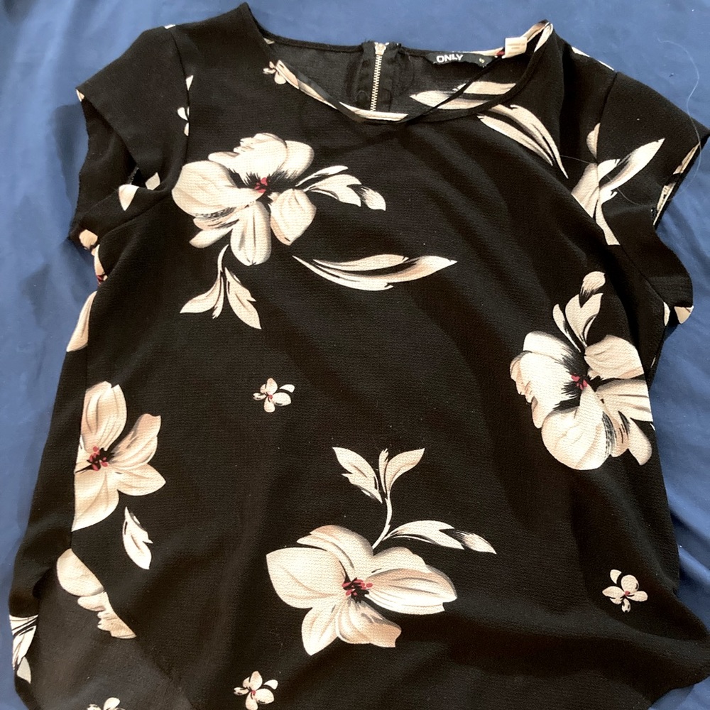 Gorgeous Floral Summer Blouse